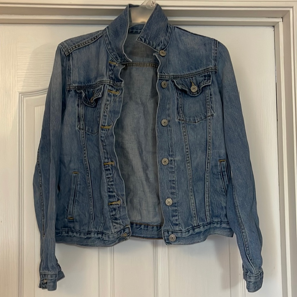 Ladies Gap jean jacket size M